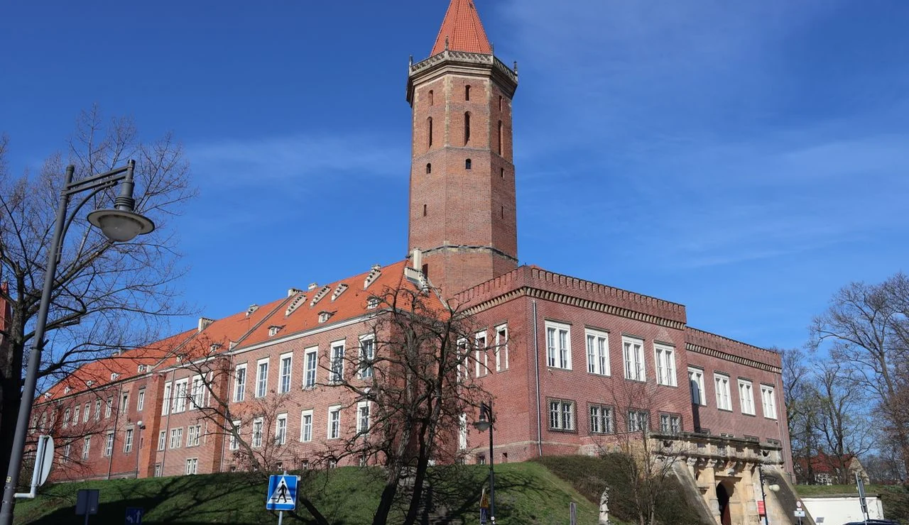 Zabytkowy gmach w Legnicy – pozycjonowanie stron Legnica